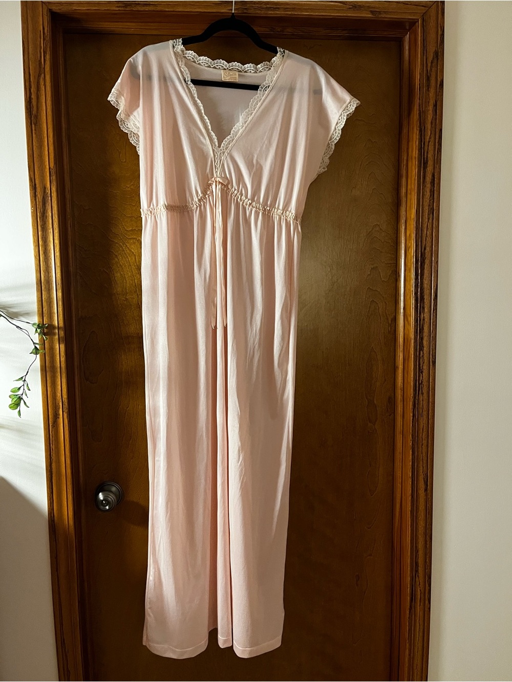 Vintage Avon Softness Women's Lace-Trim Slip in Light Pink